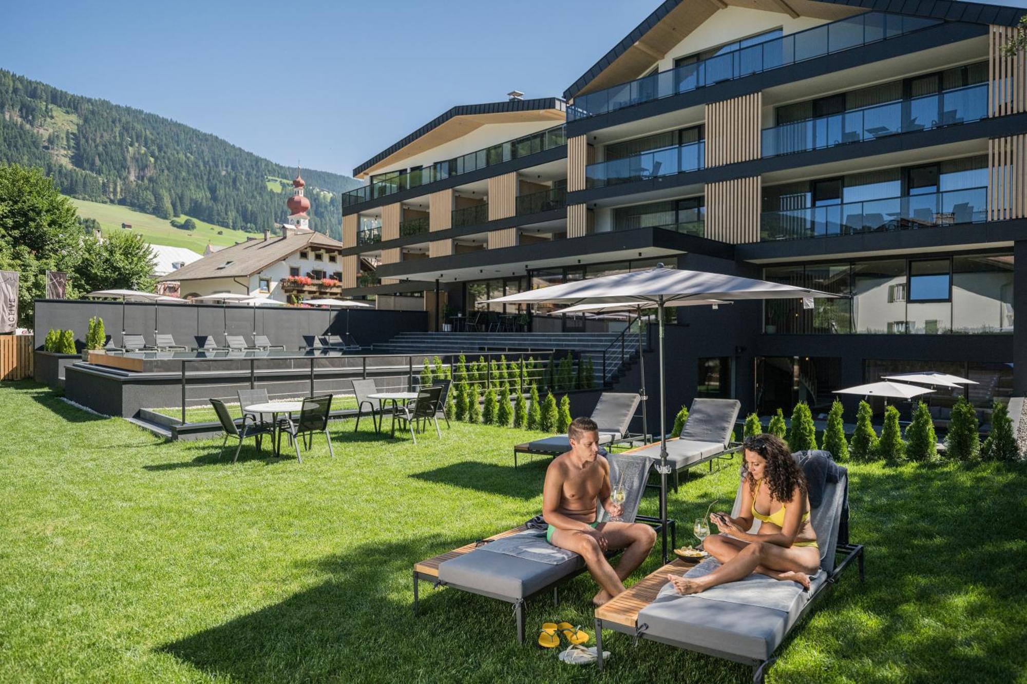 Montanaris Alpine - Active - Relax Hotel Villabassa Exterior foto
