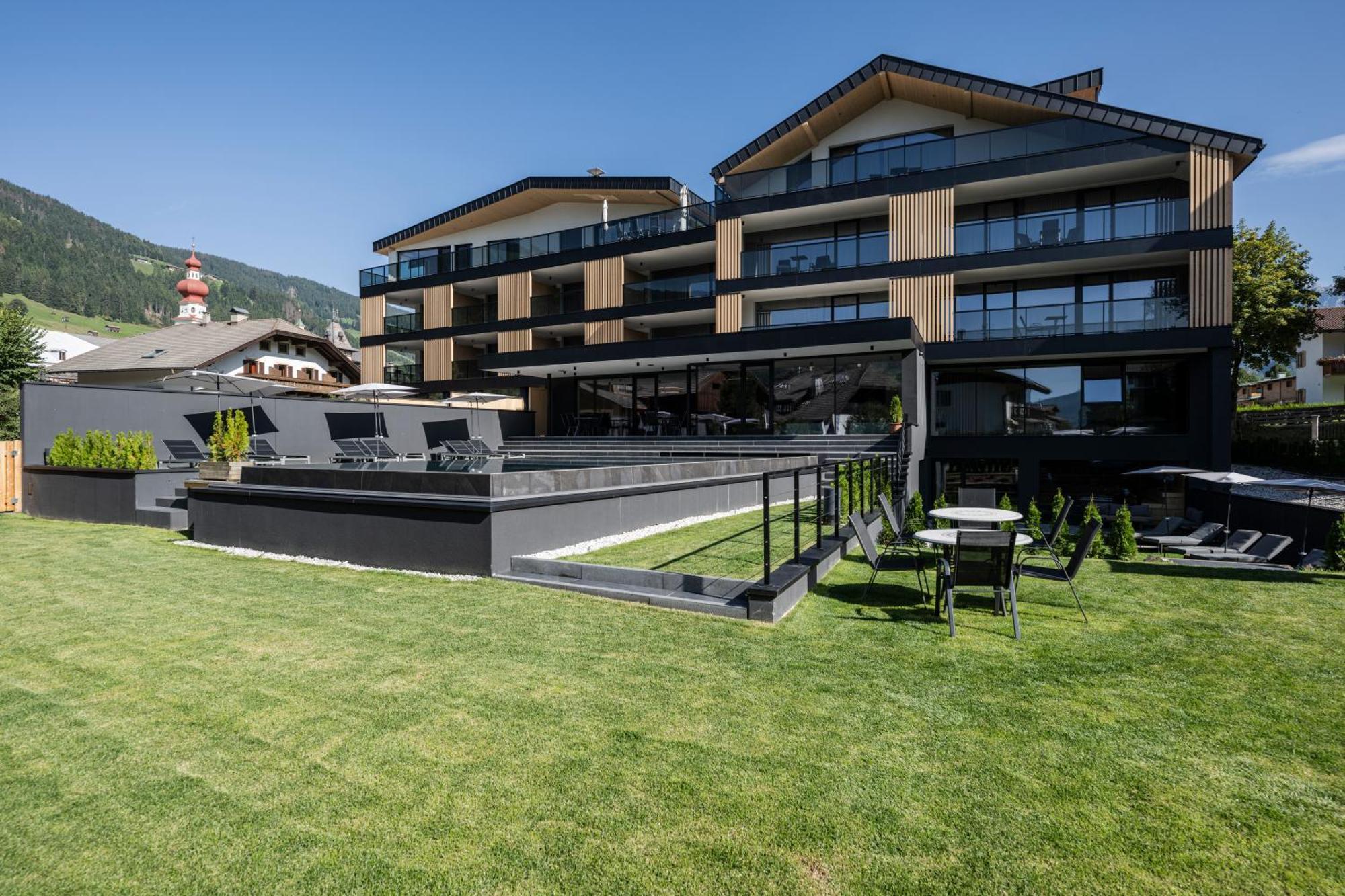 Montanaris Alpine - Active - Relax Hotel Villabassa Exterior foto