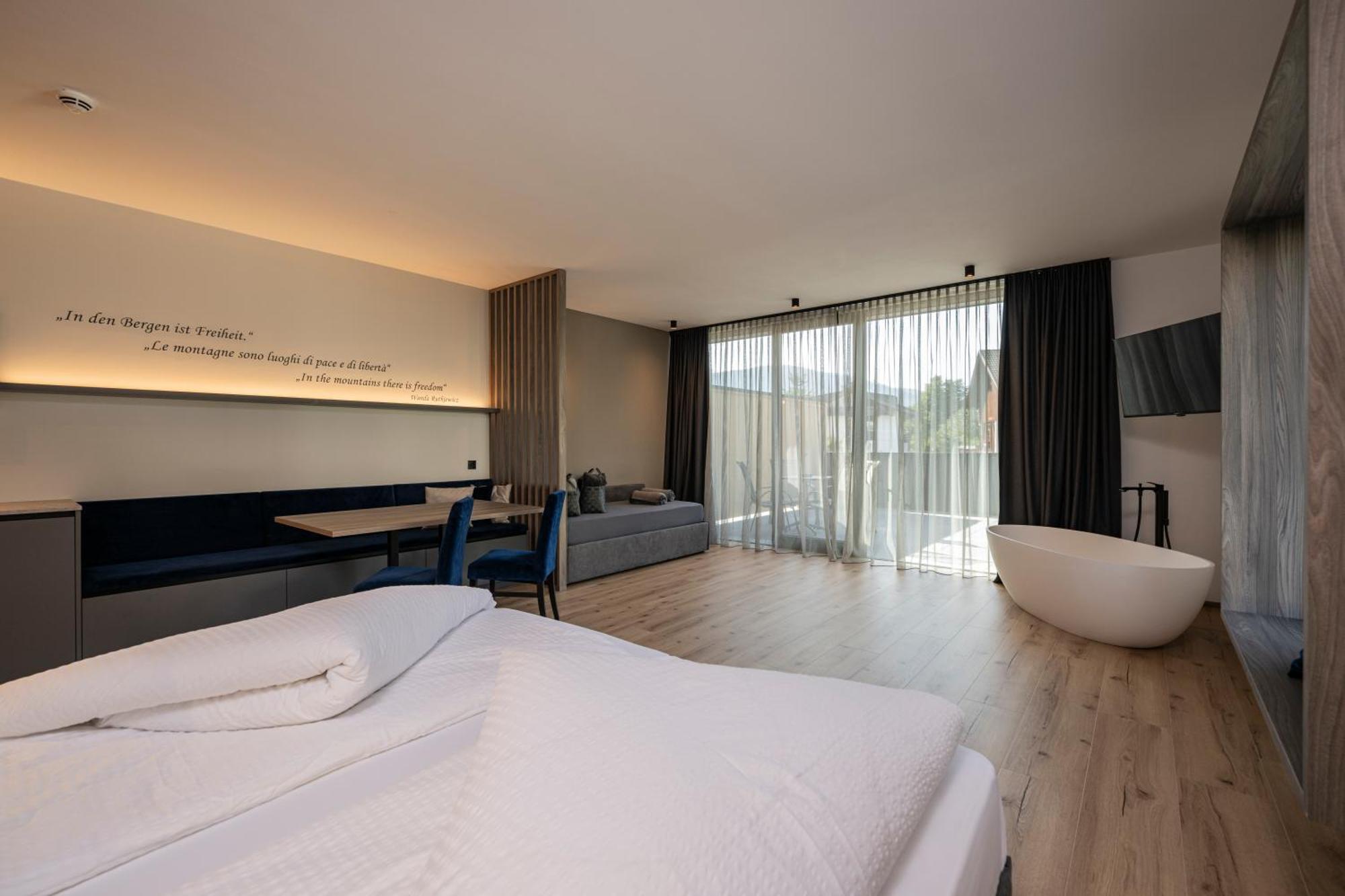 Montanaris Alpine - Active - Relax Hotel Villabassa Exterior foto
